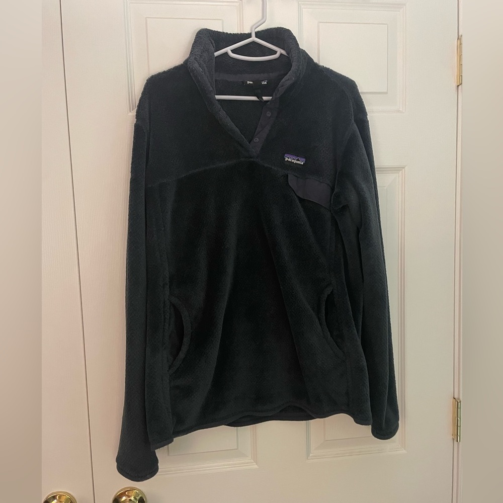Navy blue women’s Patagonia